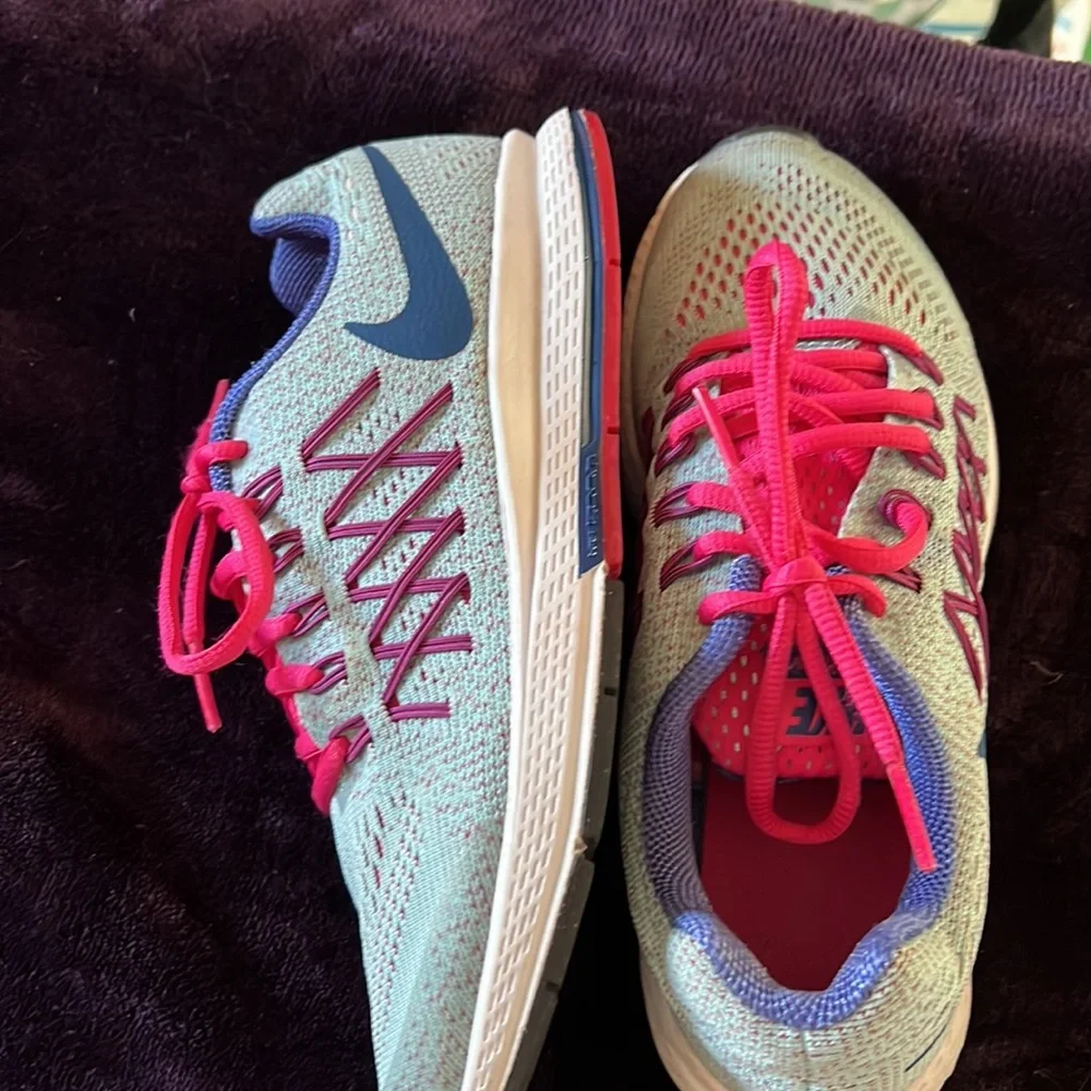 Nike girl zoom